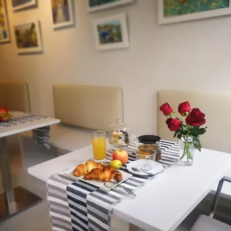 Miki Hotel 3*
